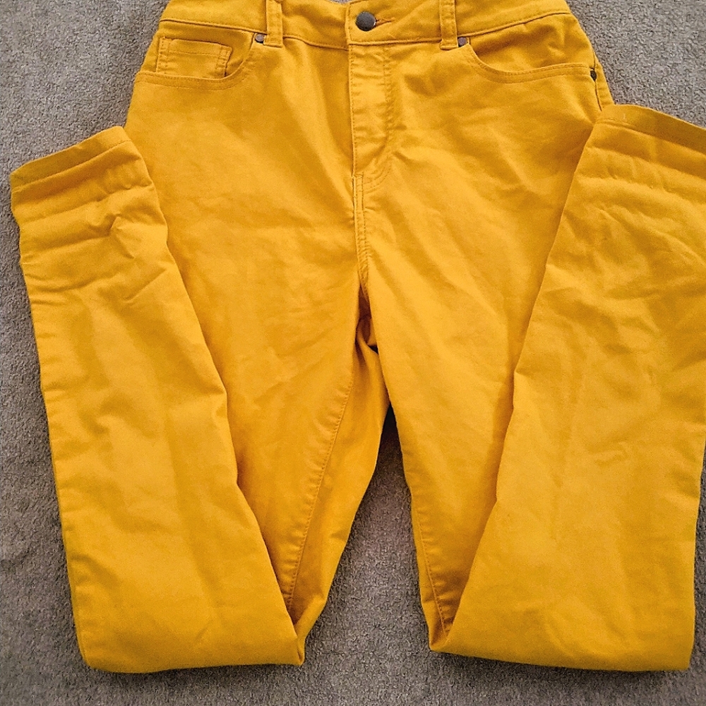 Pair of k. Jordan gold colored jeans size 6 EXCELLENT CONDITION